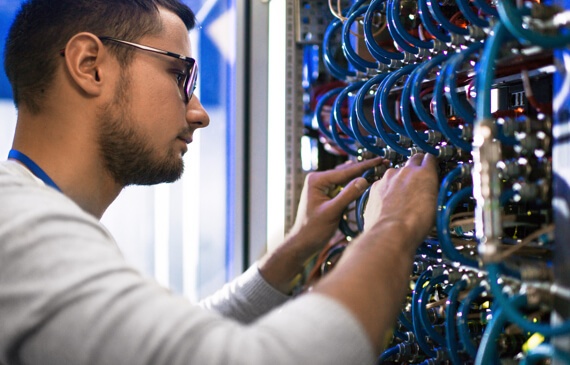 زیرساخت و شبکه